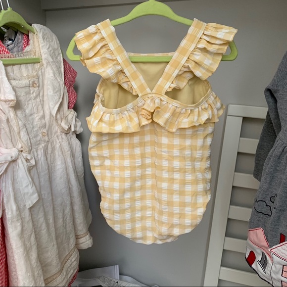 ✨HOST PICK✨ H&M Yellow Ruffle Gingham Swimsuit - Picture 2 of 2